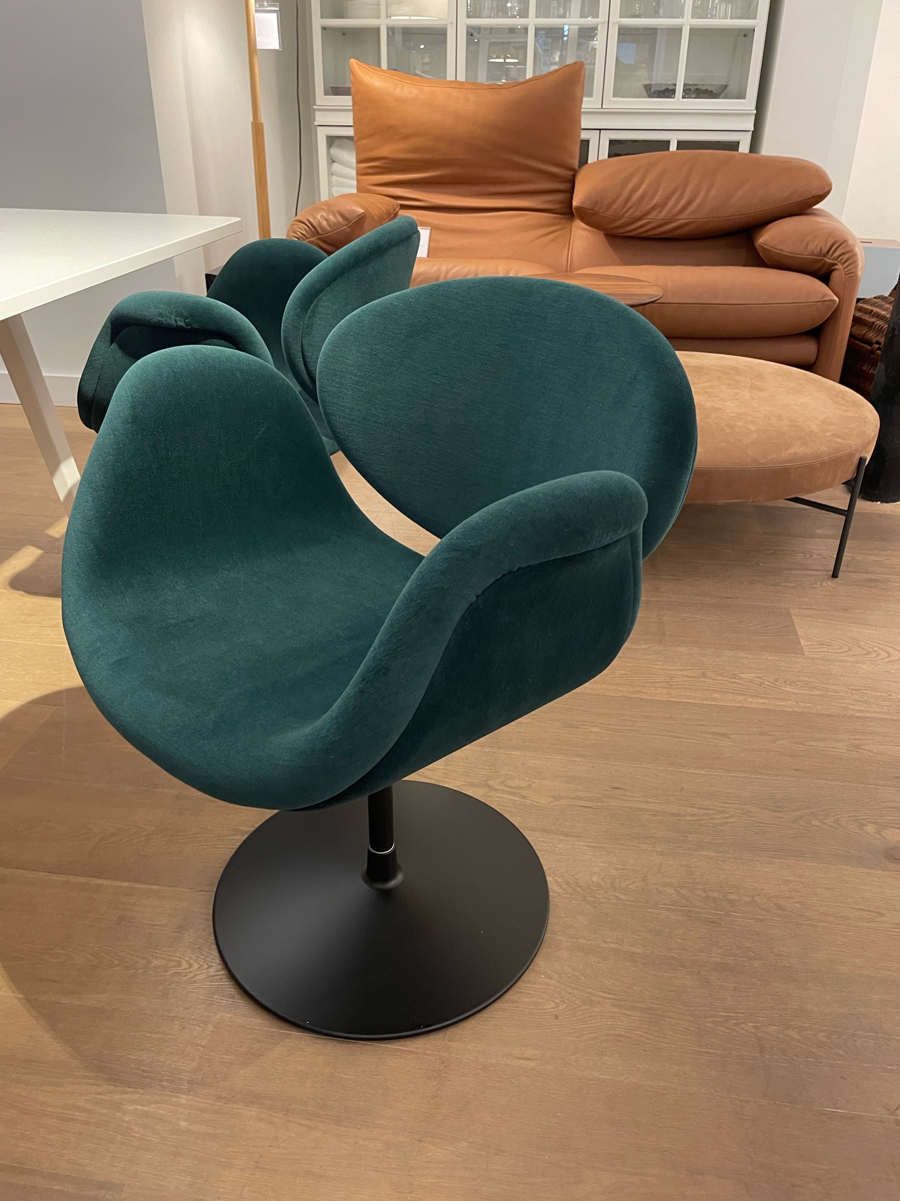 Artifort tulip chair new arrivals